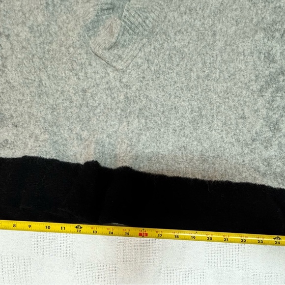 Vertigo Paris Gray and Black Poncho Sweater Size L - Picture 6 of 9